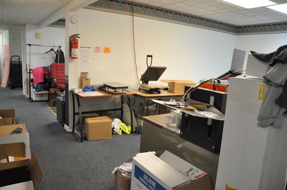Office-Retail and Warehouse on Hixson PIke: 5424 Hixson Pike, Hixson, TN 37343